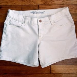 SALE! Old Navy white Shorts SALE!
